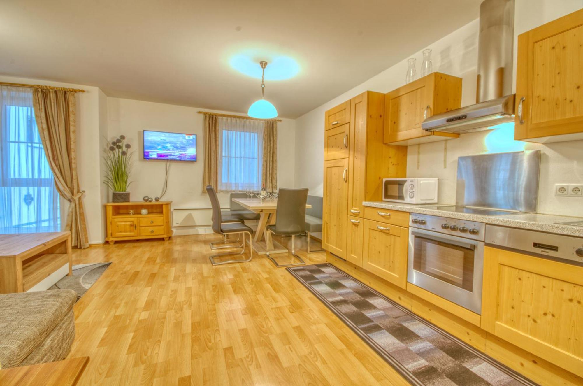 Zeller City Apt Aydin - By Alpen Apartments Цел ам Зее Екстериор снимка