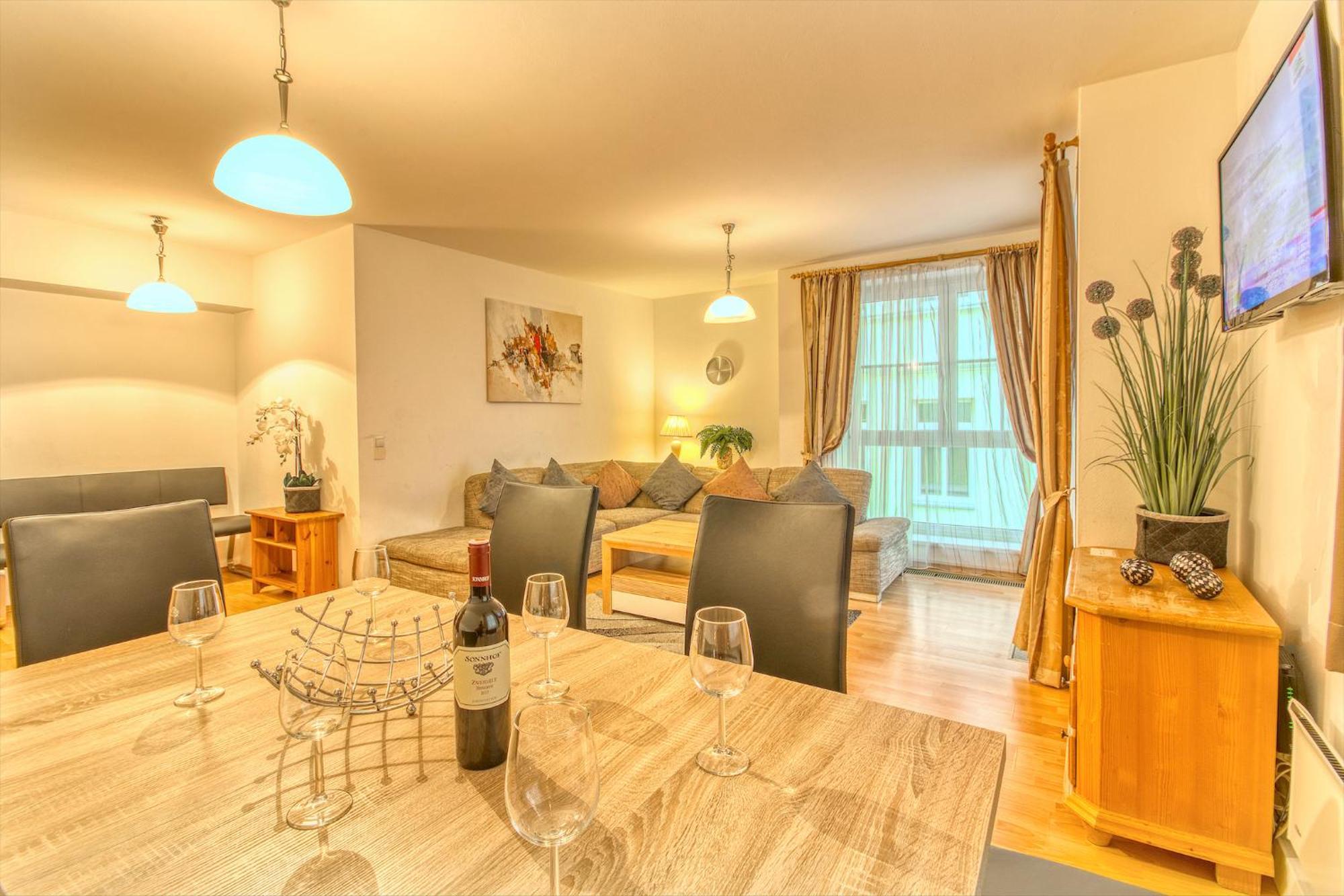 Zeller City Apt Aydin - By Alpen Apartments Цел ам Зее Екстериор снимка